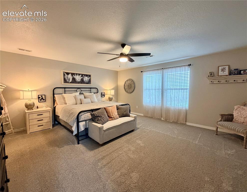 Image 18 of 38: Bedroom