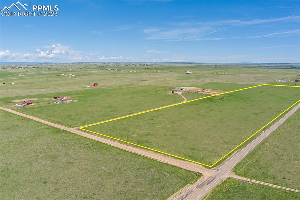 Image 5 of 10: “Property Lines are approximate and not a survey”