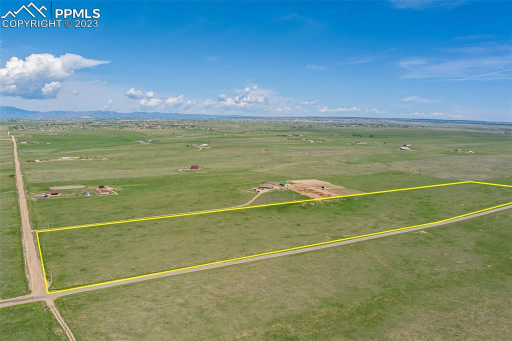 Image 7 of 10: “Property Lines are approximate and not a survey”