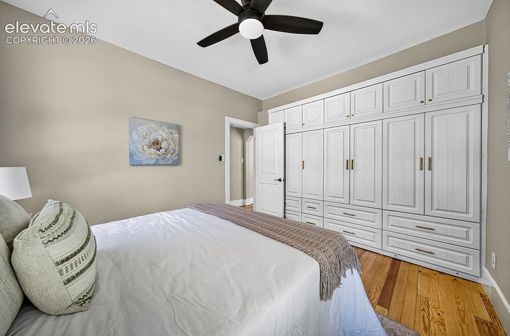 Image 26 of 47: Bedroom