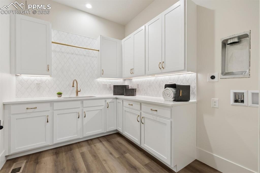 Image 15 of 41: Laundry