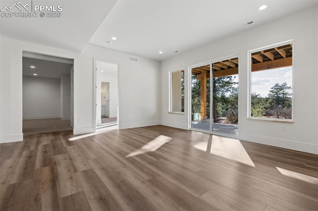 Image 34 of 41: Family Room