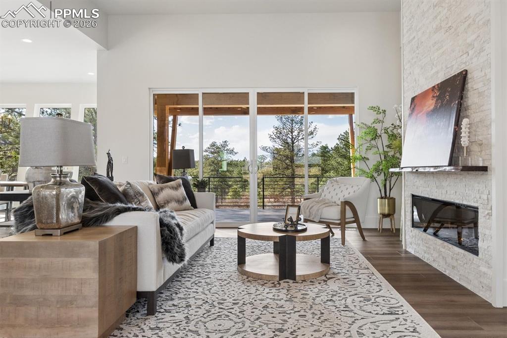 Image 5 of 41: Living Room