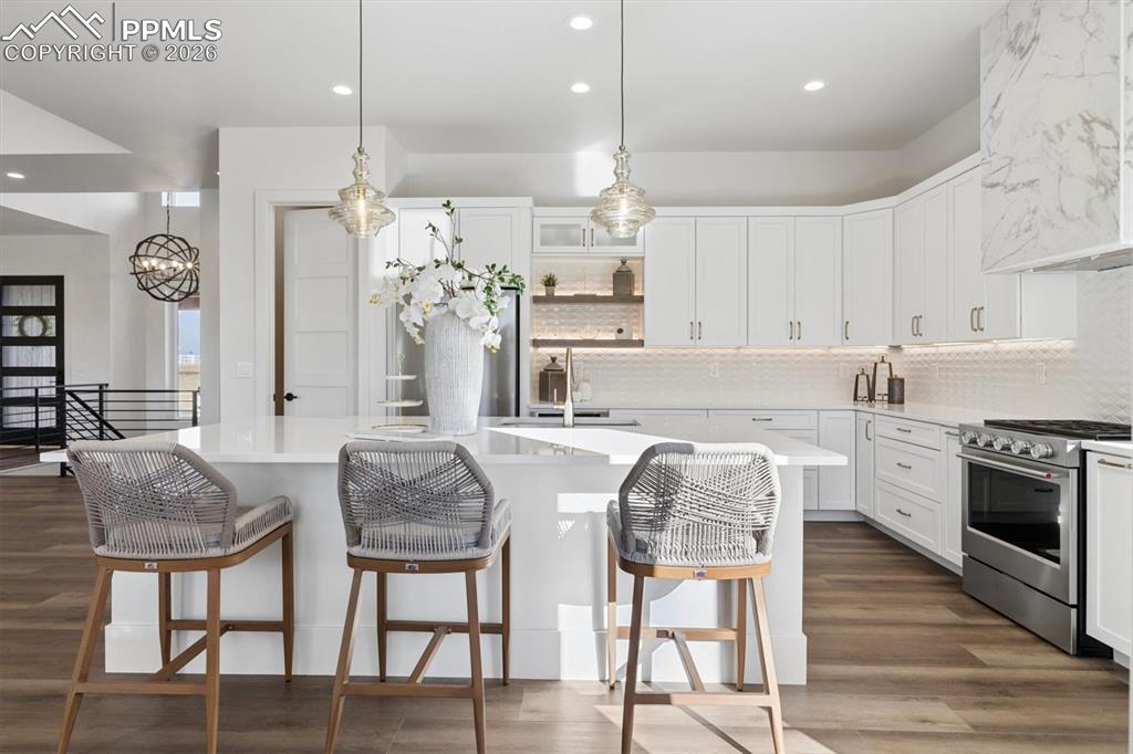 Image 9 of 41: Kitchen