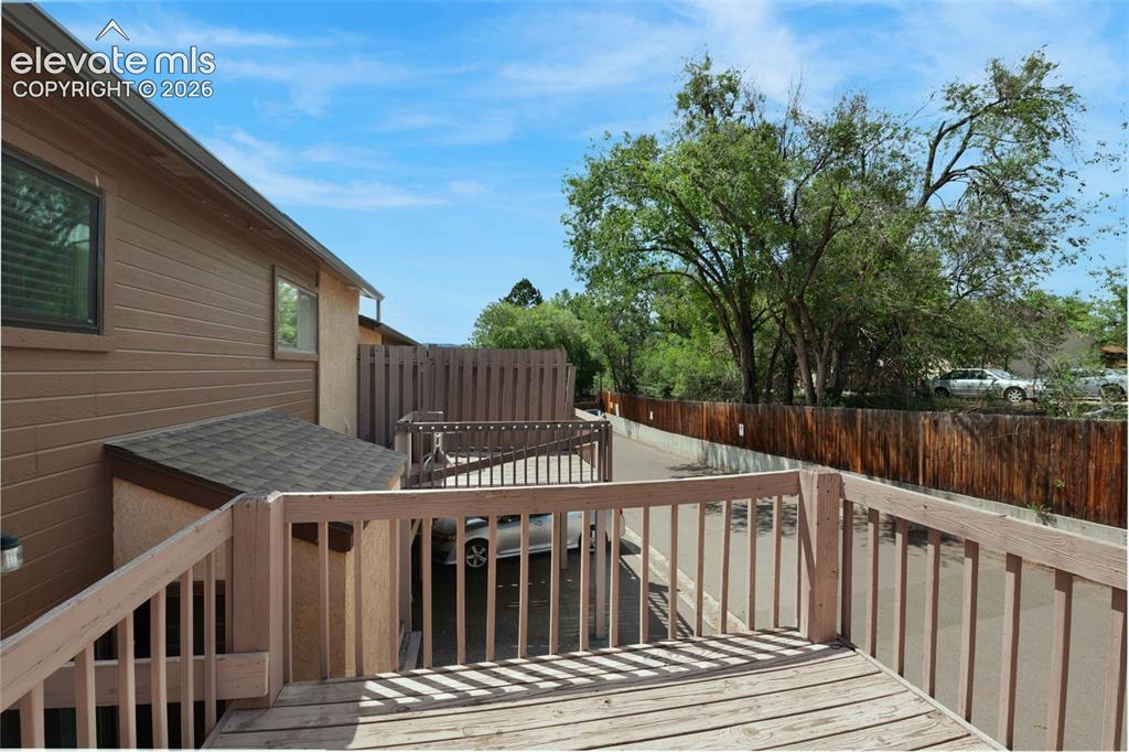 Image 21 of 21: Deck