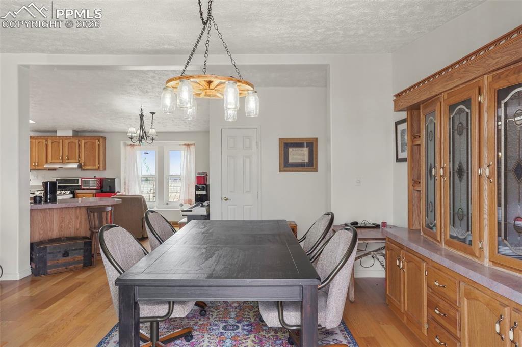 Image 9 of 37: Kitchen
