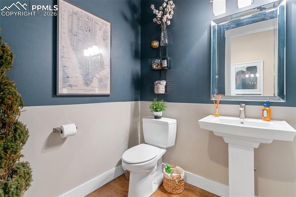 Image 15 of 50: Bathroom