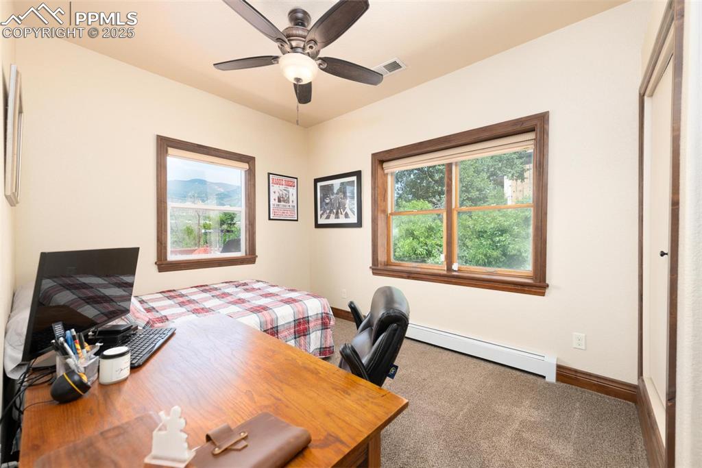 Image 10 of 20: Office