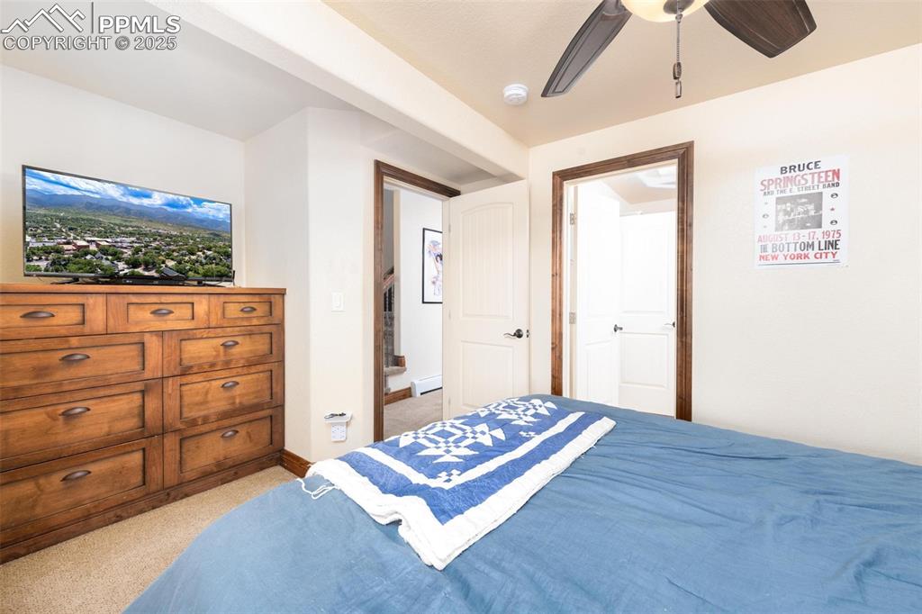 Image 15 of 20: Bedroom