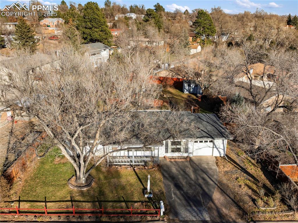 Image 14 of 44: Desirable southwest neighborhood