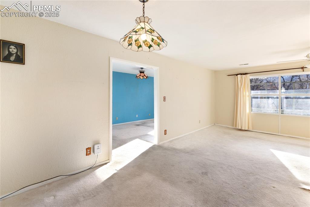 Image 22 of 44: DR/LR