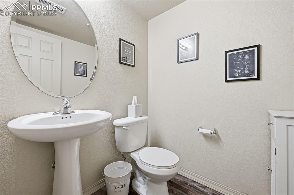 Image 12 of 34: Bathroom