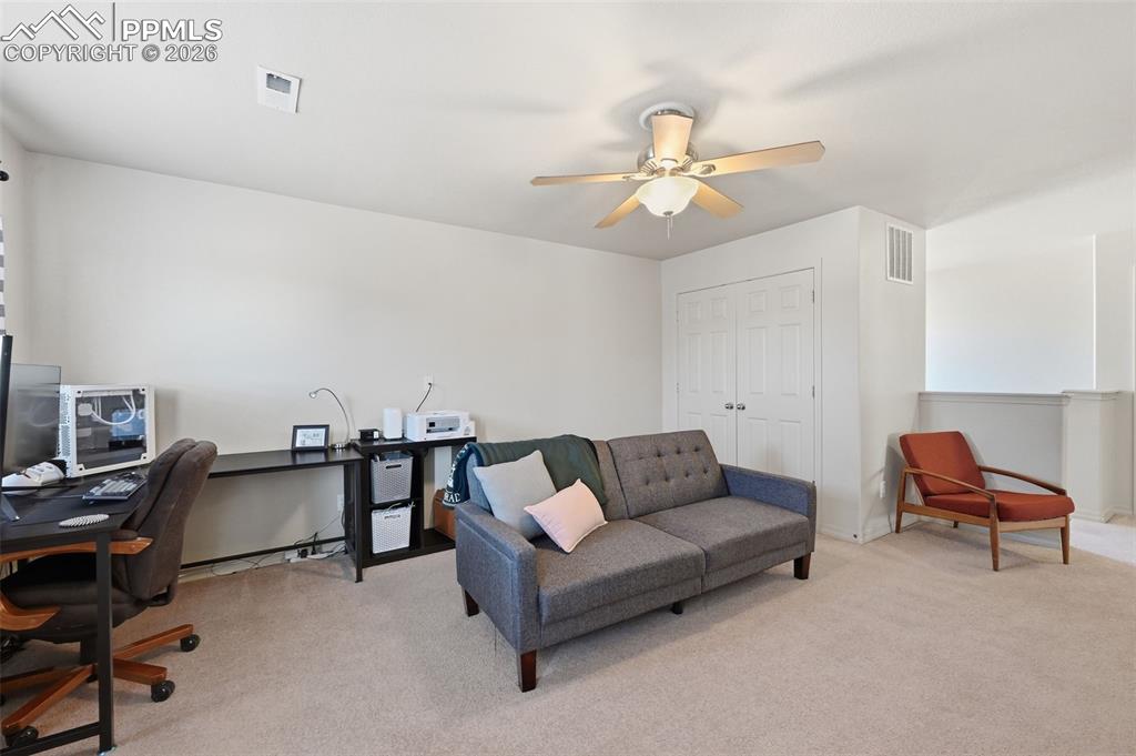 Image 21 of 34: Office