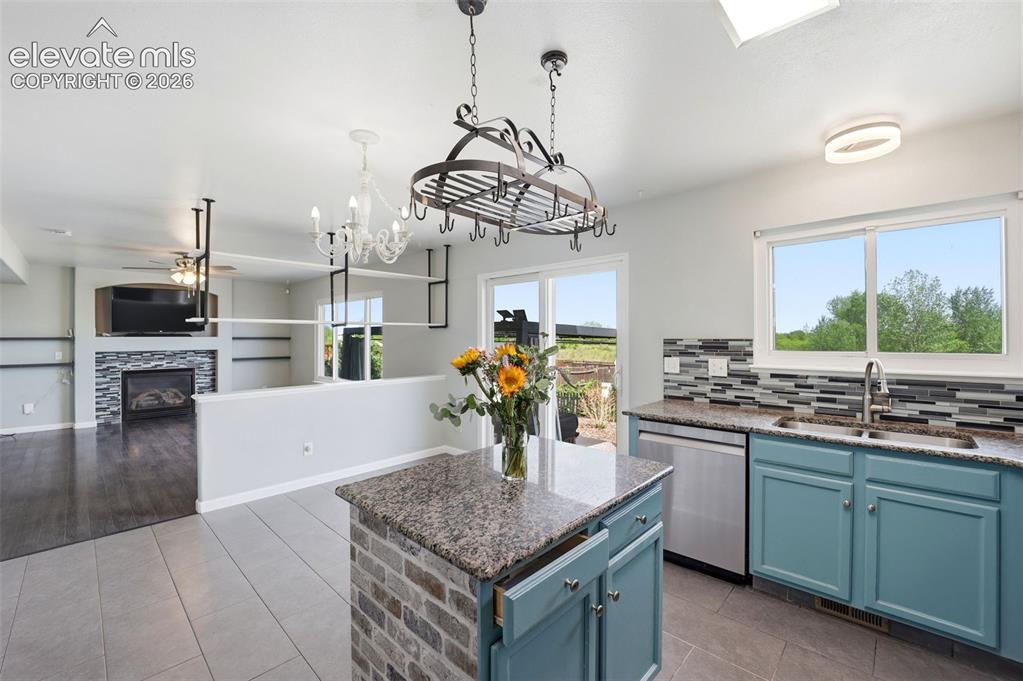 Image 11 of 49: Kitchen