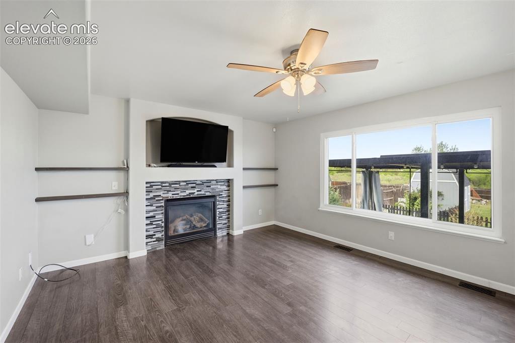 Image 14 of 49: Living Room