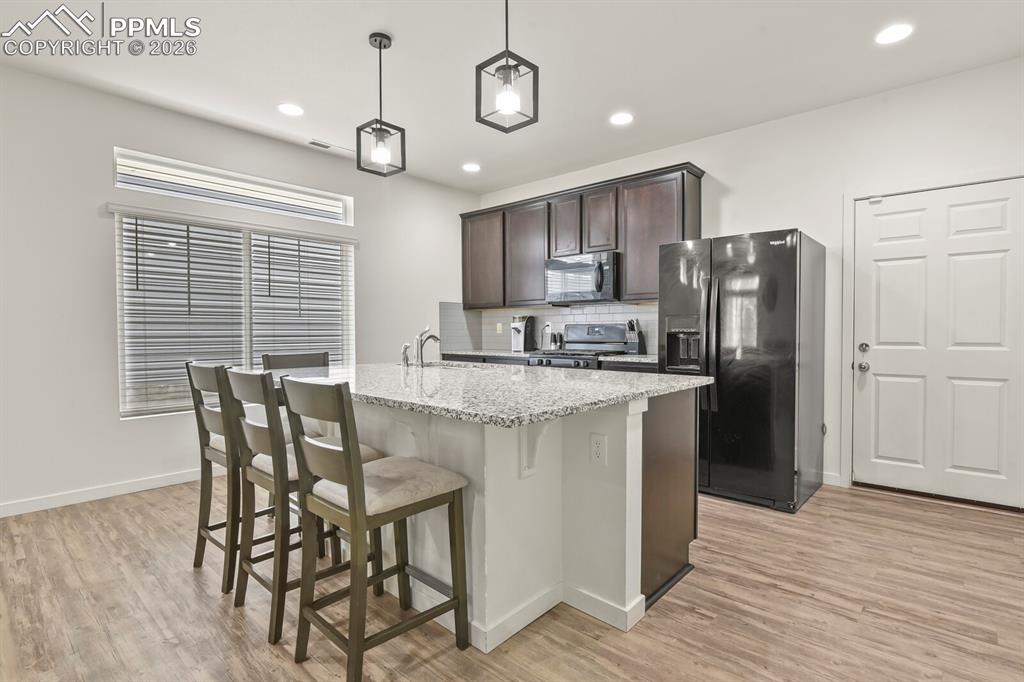 Image 10 of 27: Kitchen