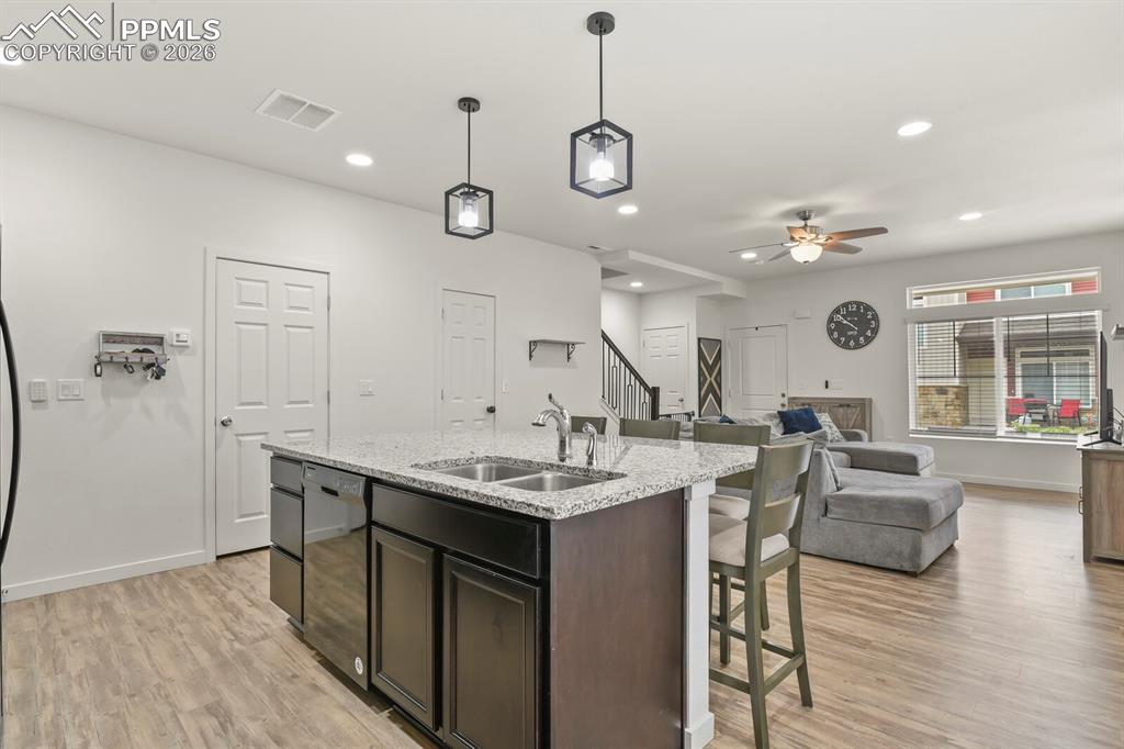 Image 12 of 27: Kitchen