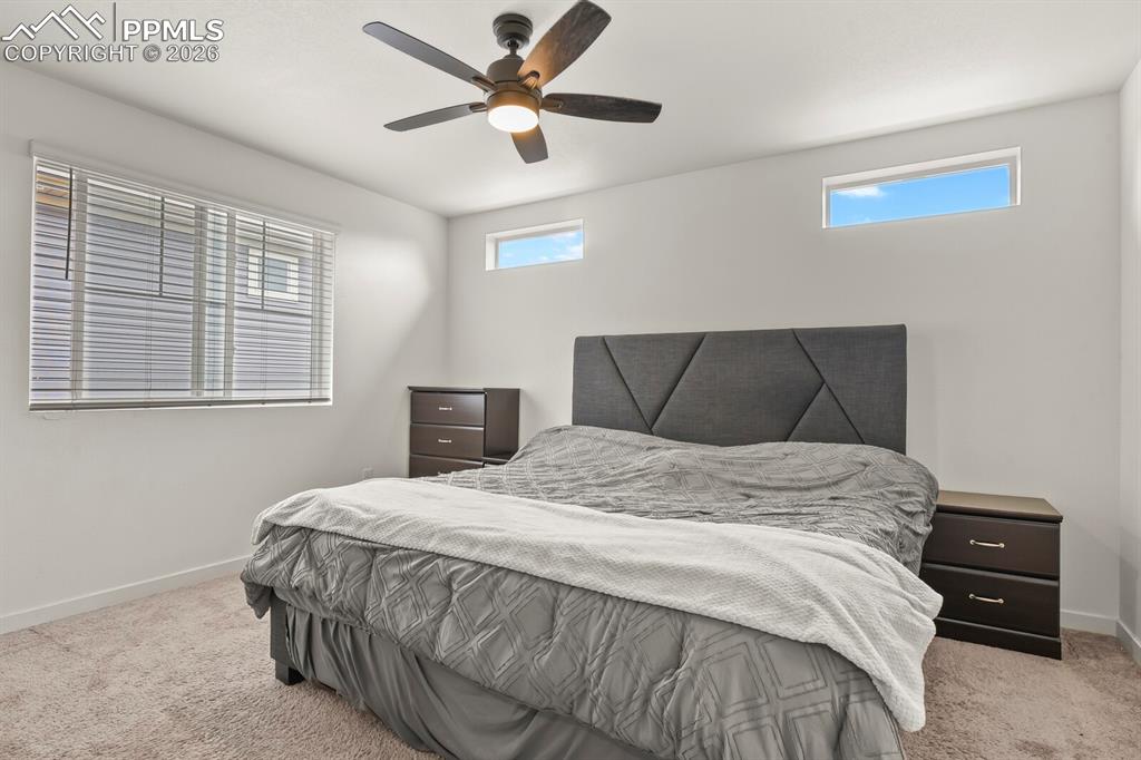 Image 15 of 27: Bedroom