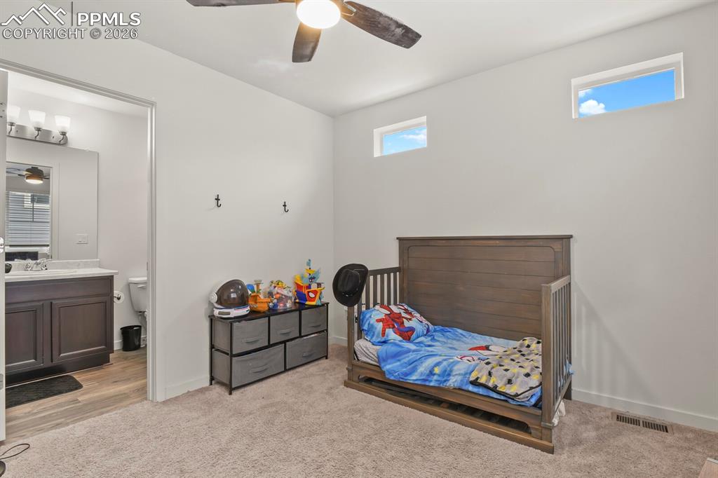 Image 20 of 27: Bedroom