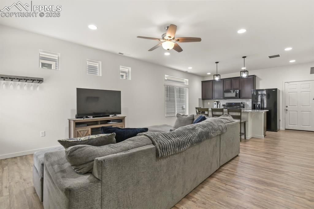 Image 8 of 27: Living Room