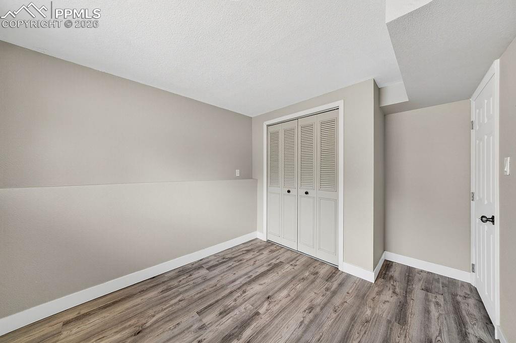 Image 34 of 49: Bedroom