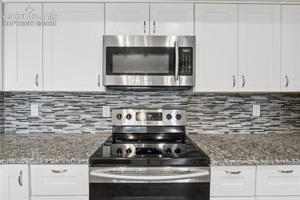 Image 13 of 25: Gorgeous Backsplash
