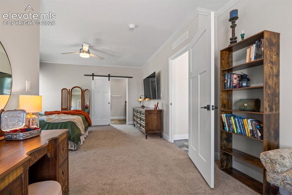Image 18 of 38: Bedroom