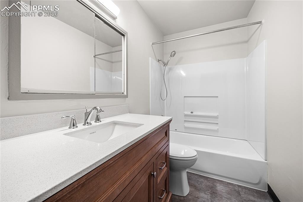 Image 8 of 26: Bathroom