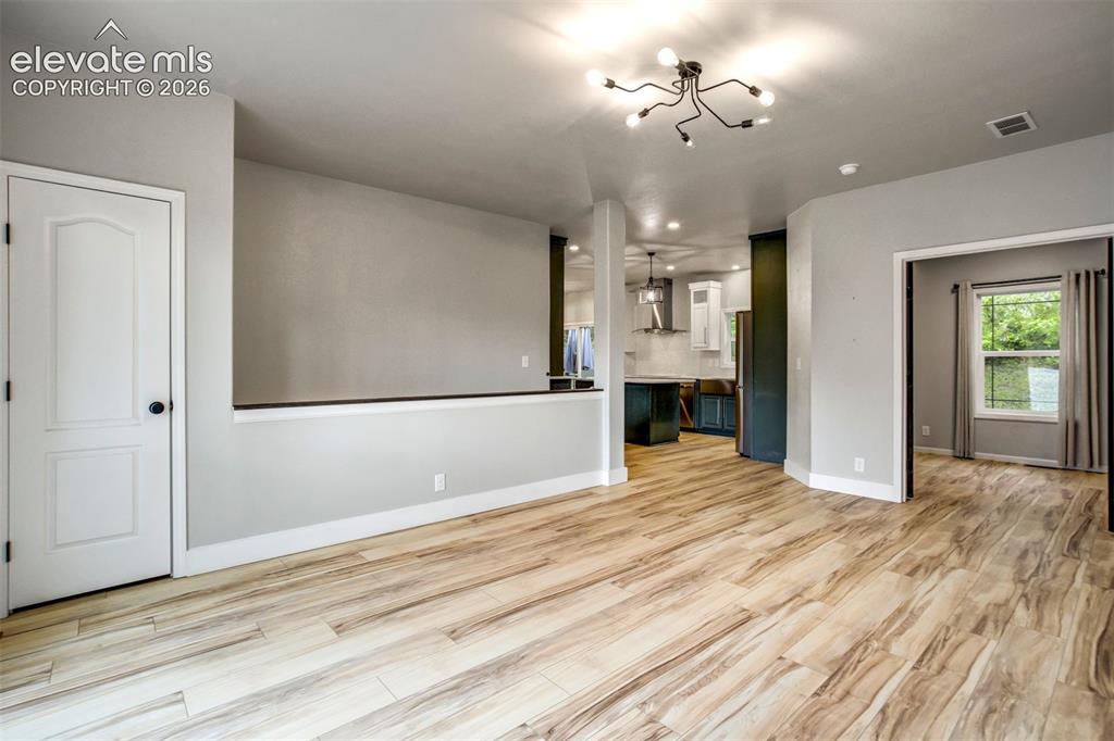 Image 11 of 48: Dining Room