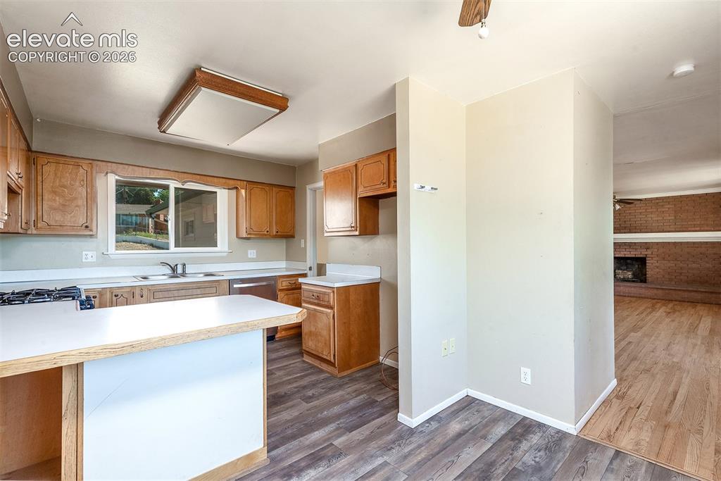 Image 12 of 37: Laminate Flooring