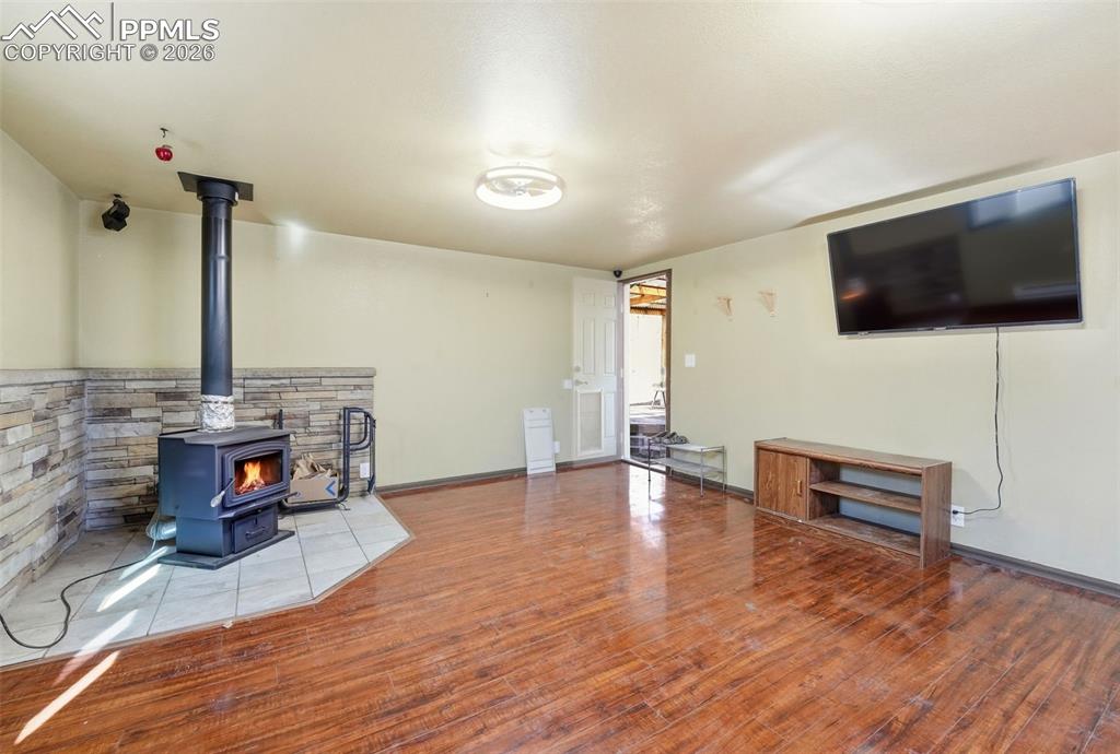 Image 14 of 48: Living Room