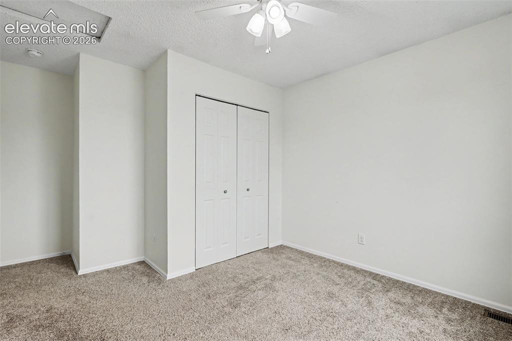 Image 18 of 36: Bedroom