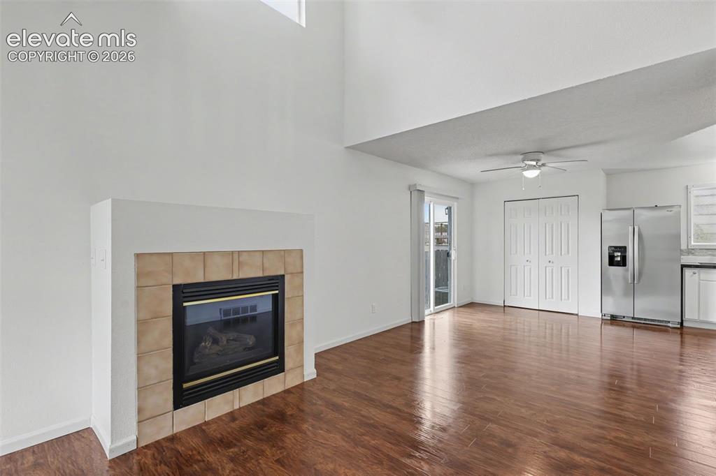 Image 4 of 36: Living Room