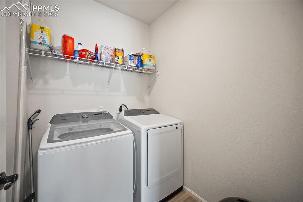 Image 32 of 48: Laundry