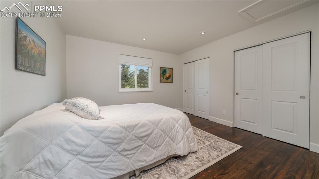 Image 16 of 48: Bedroom