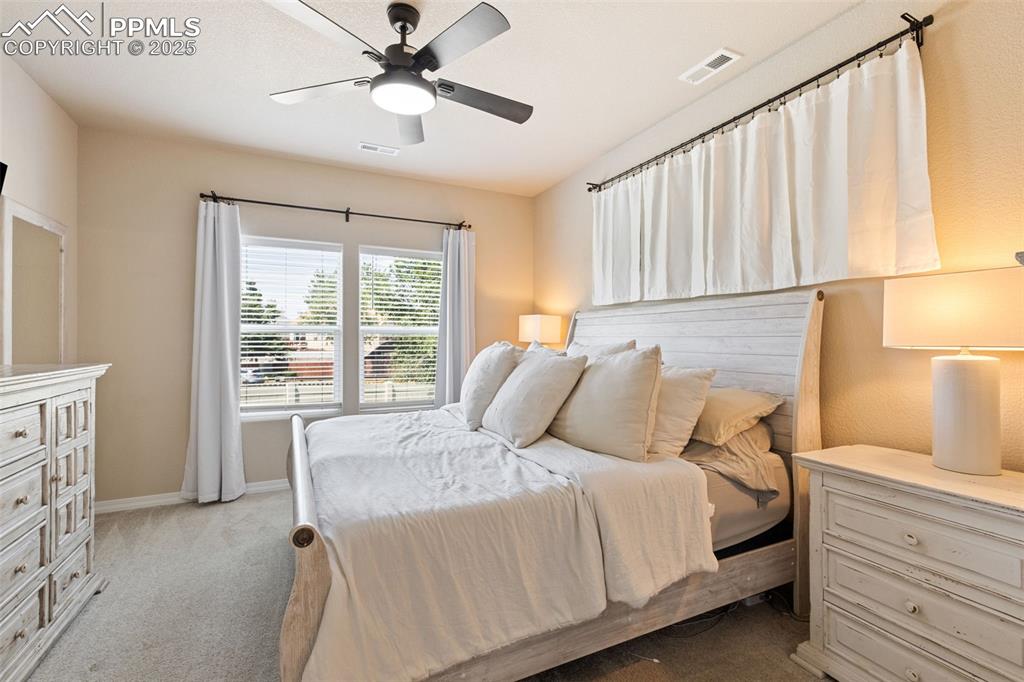 Image 14 of 28: Bedroom