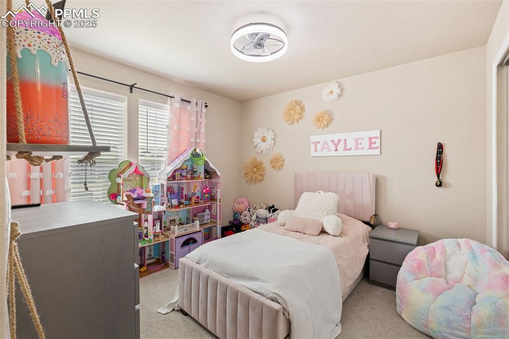 Image 16 of 28: Bedroom
