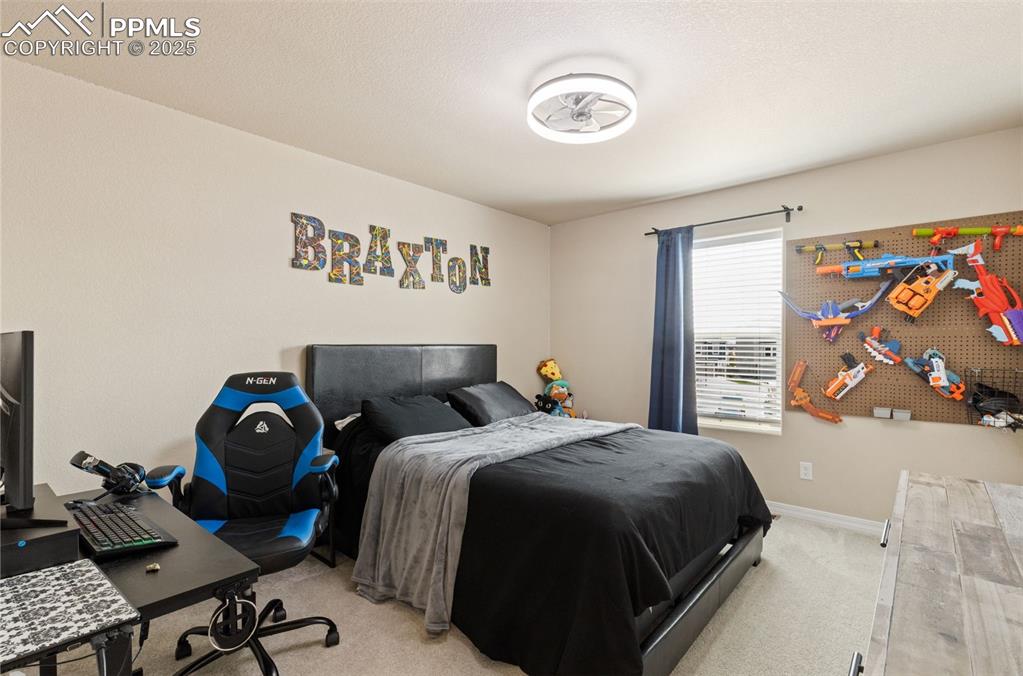 Image 18 of 28: Bedroom