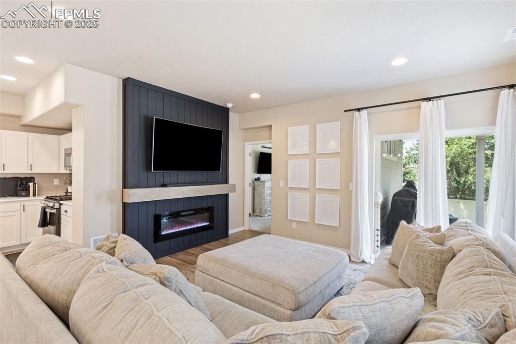 Image 8 of 28: Living Room