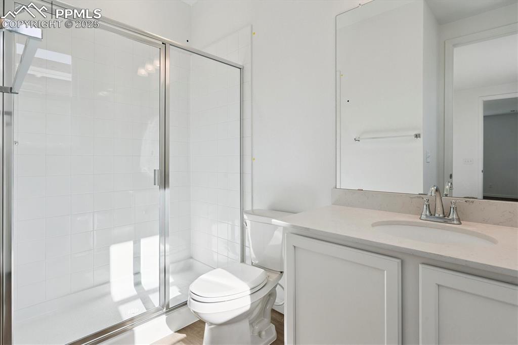 Image 5 of 21: Bathroom