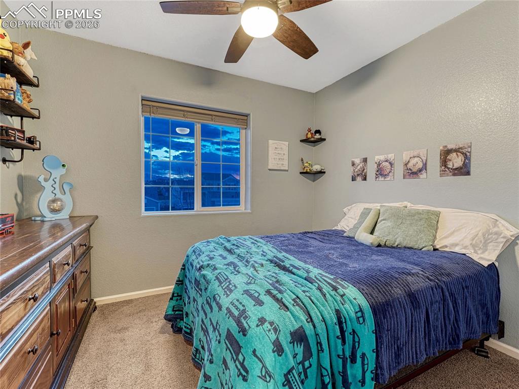 Image 20 of 30: Bedroom