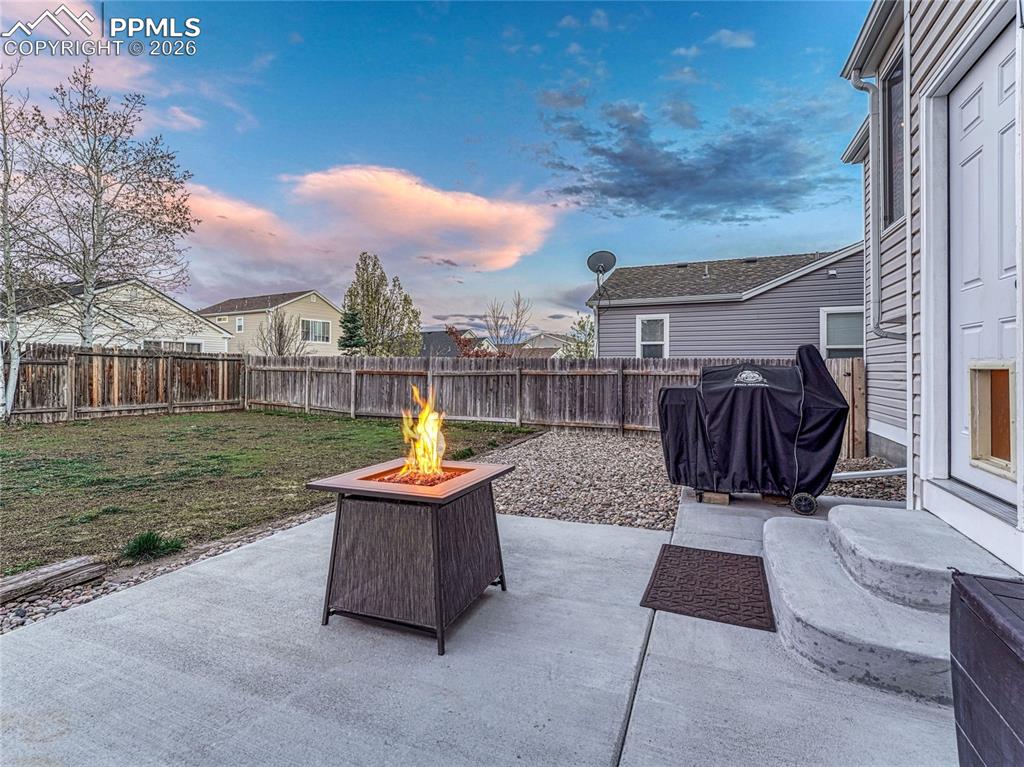 Image 23 of 30: Patio