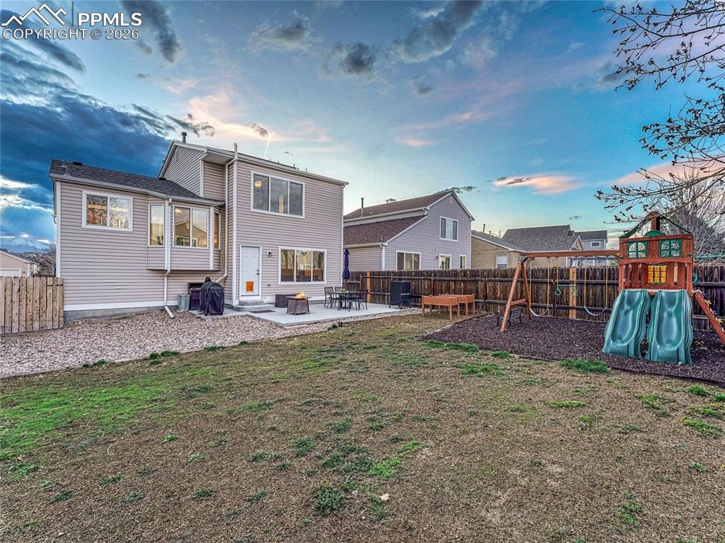 Image 24 of 30: Back of Structure