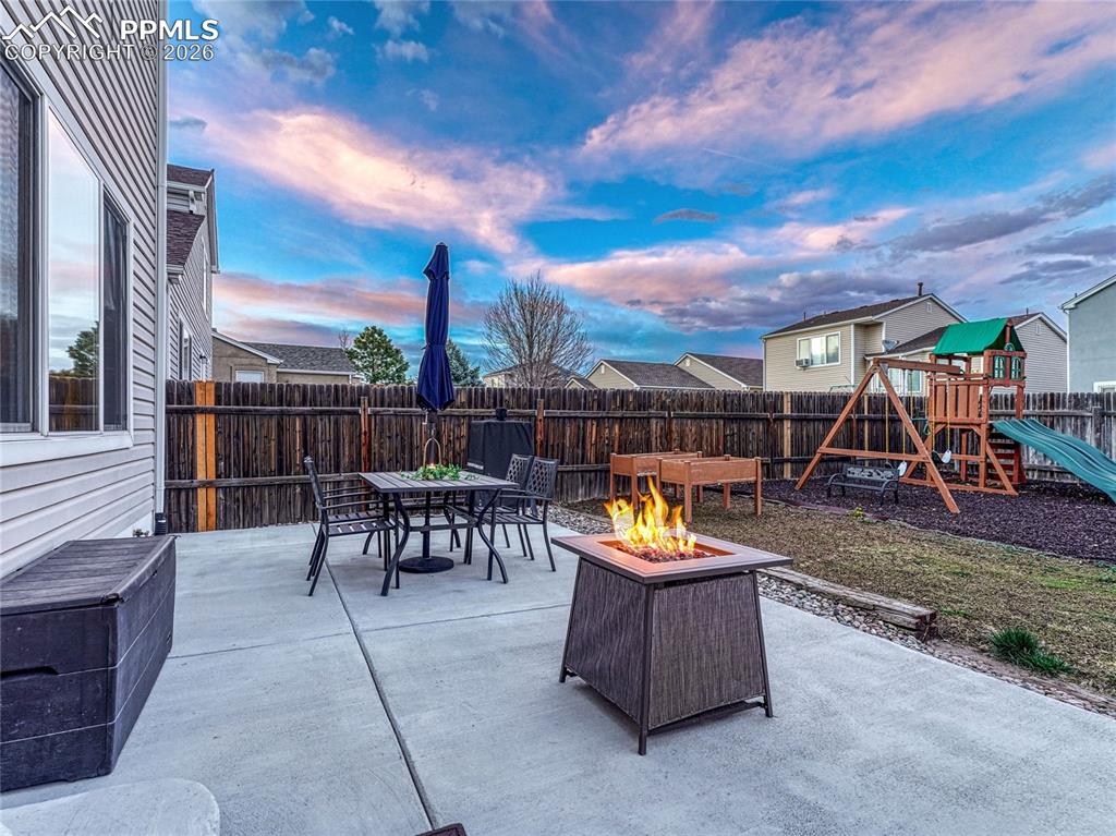 Image 6 of 30: Patio