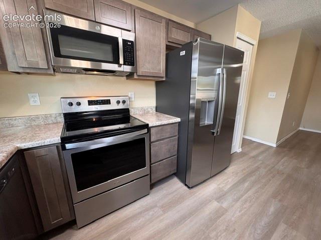 Image 12 of 34: Kitchen