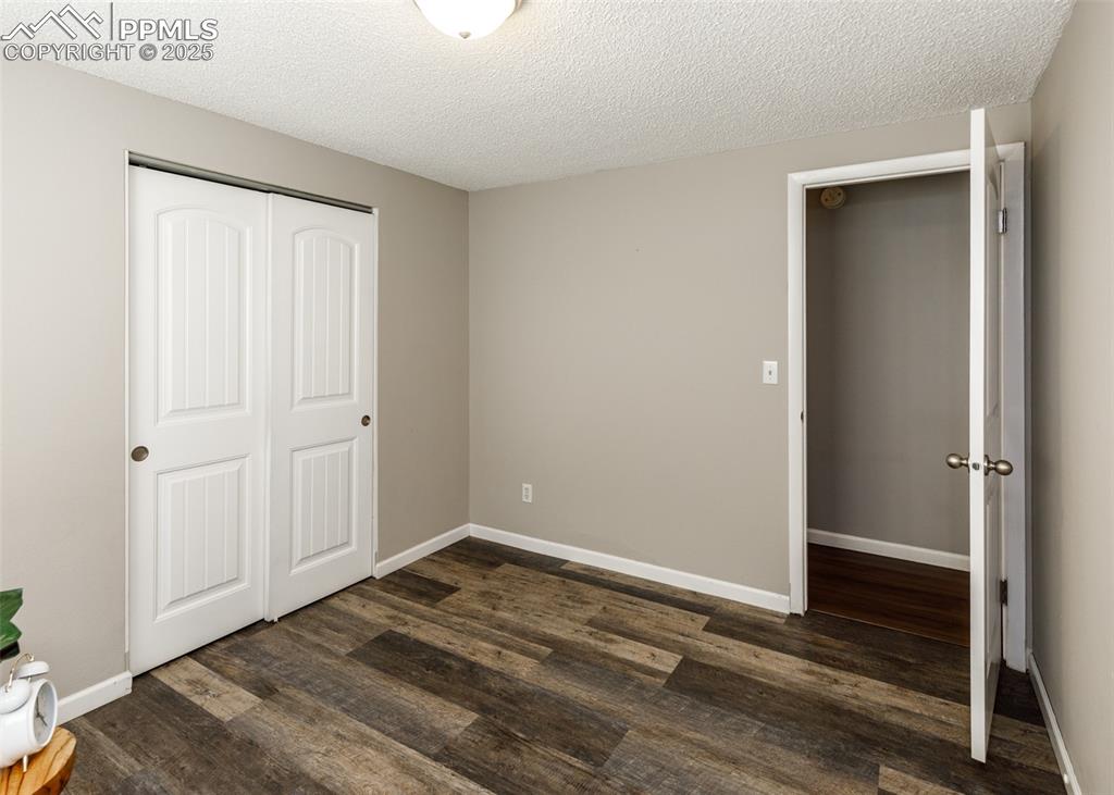 Image 18 of 35: Bedroom