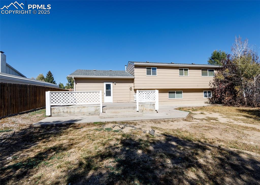 Image 33 of 35: Back of Structure