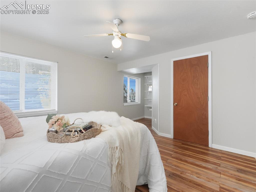 Image 11 of 27: Bedroom