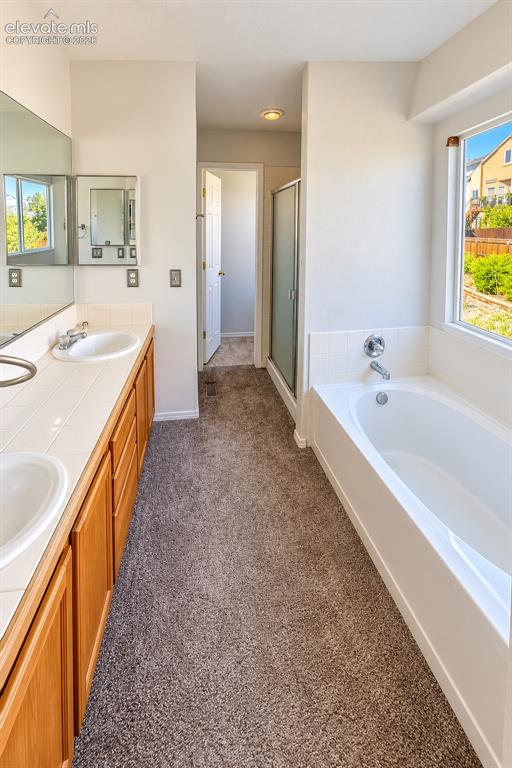 Image 16 of 32: Primary 5-piece Bathroom