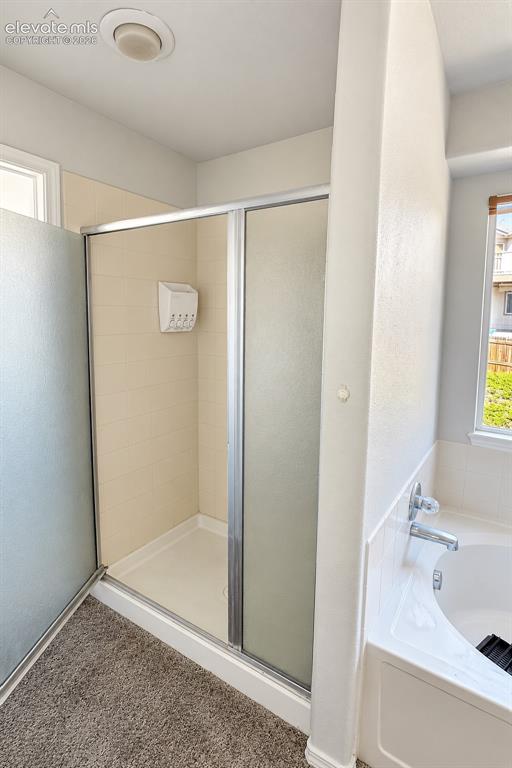 Image 17 of 32: Primary 5-piece Bathroom
